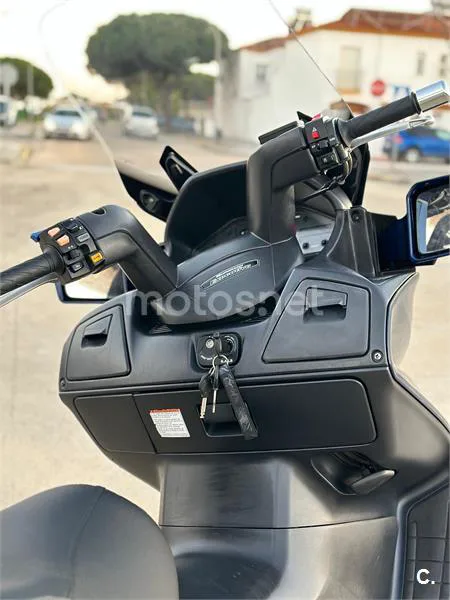 Suzuki Burgman 650 Executive – Vista 5