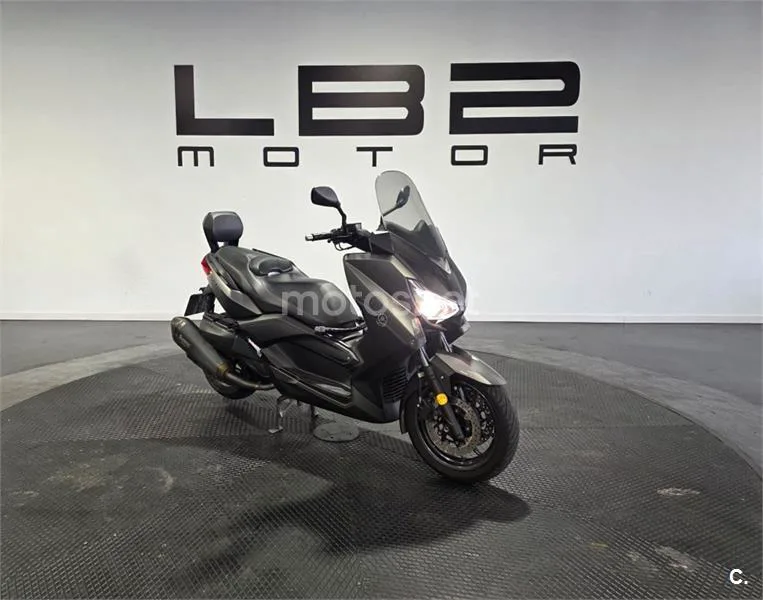 Yamaha XMAX 400 – Vista 3