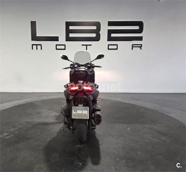 Yamaha XMAX 400 – Vista 5