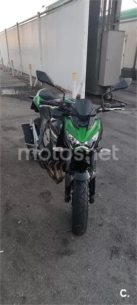 Kawasaki Z 800e – Vista 6