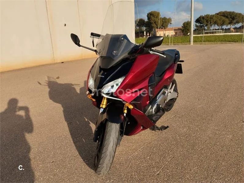 Honda Forza 750 – Vista 3