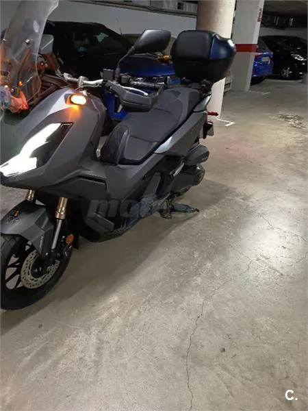 Honda ADV 350 – Vista 2