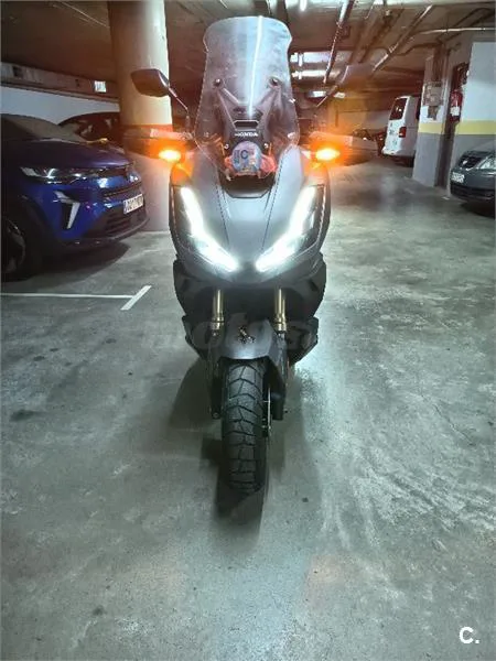 Honda ADV 350 – Vista 4