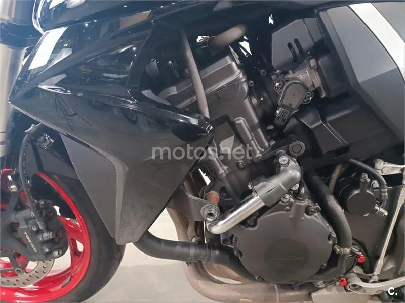 Honda CB 1000R – Vista 16