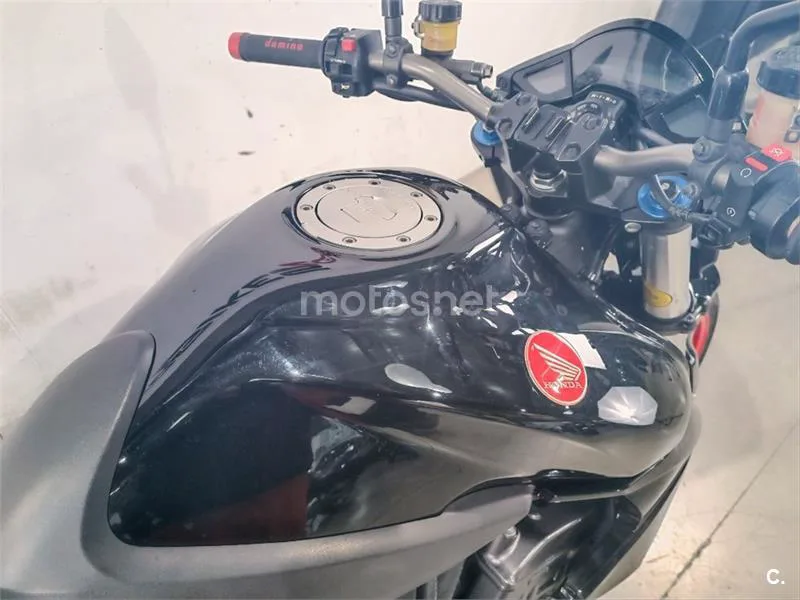Honda CB 1000R – Vista 27