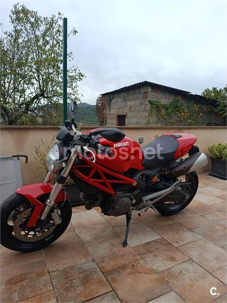 Ducati Monster 696+ – Vista 3