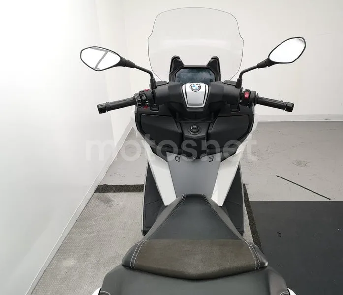 BMW C 400 GT – Vista 7