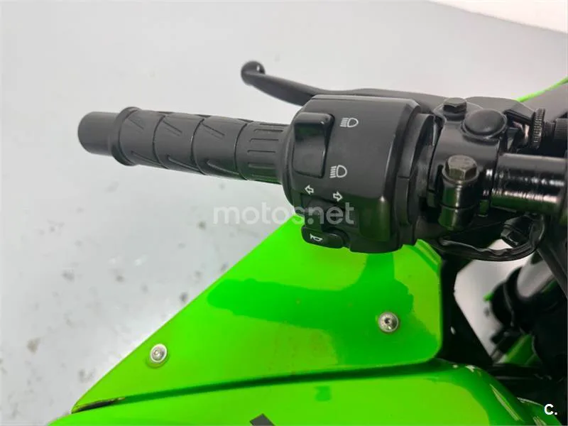 Kawasaki Ninja 250 R – Vista 12