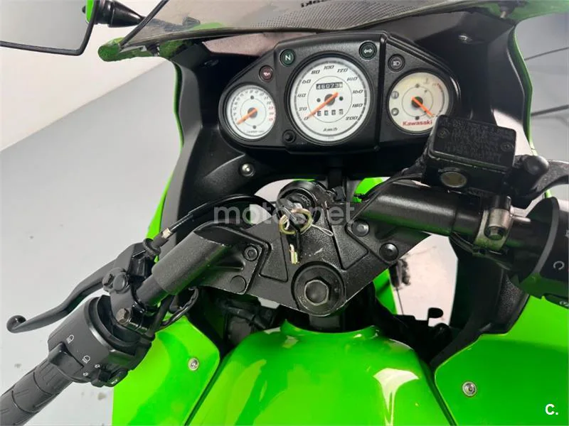 Kawasaki Ninja 250 R – Vista 13