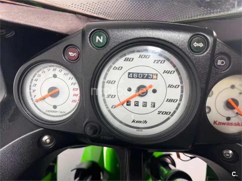 Kawasaki Ninja 250 R – Vista 14