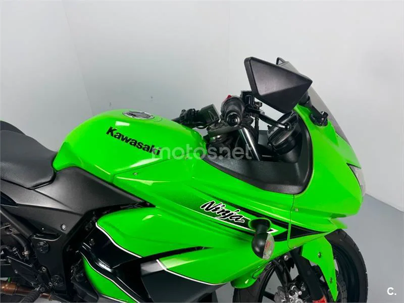 Kawasaki Ninja 250 R – Vista 3