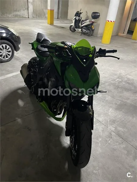 Kawasaki Z1000 – Vista 12