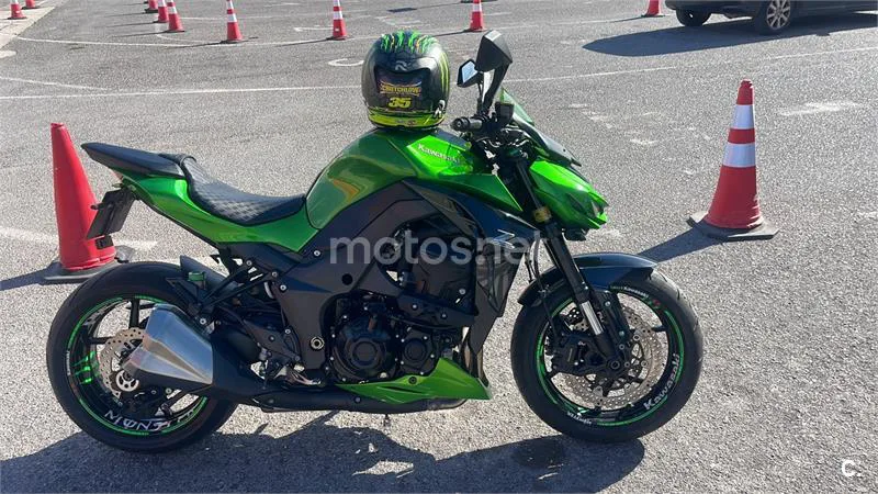 Kawasaki Z1000 – Vista 13