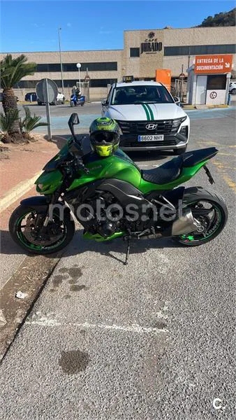 Kawasaki Z1000 – Vista 14
