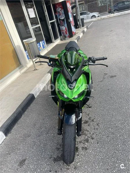 Kawasaki Z1000 – Vista 4