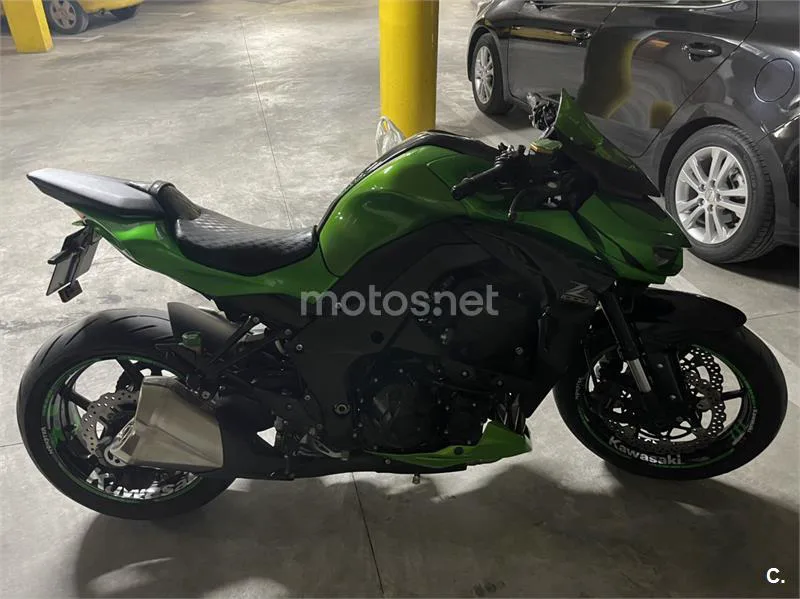 Kawasaki Z1000 – Vista 8