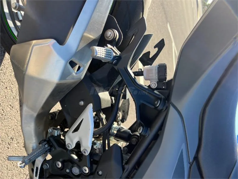 Kawasaki Ninja 500 – Vista 11