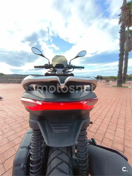 Aprilia SR GT 125 – Vista 9
