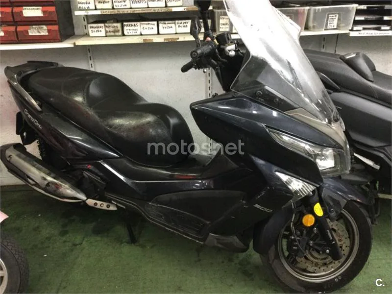 Kymco Grand Dink 300 – Vista 3