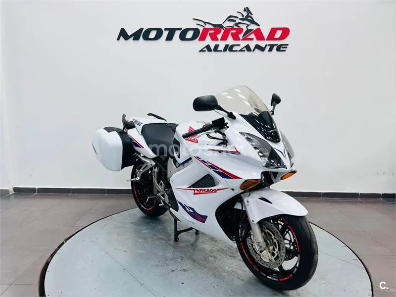 Honda VFR 800 – Vista 12