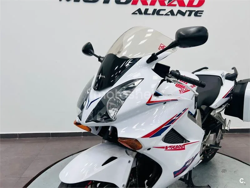 Honda VFR 800 – Vista 14