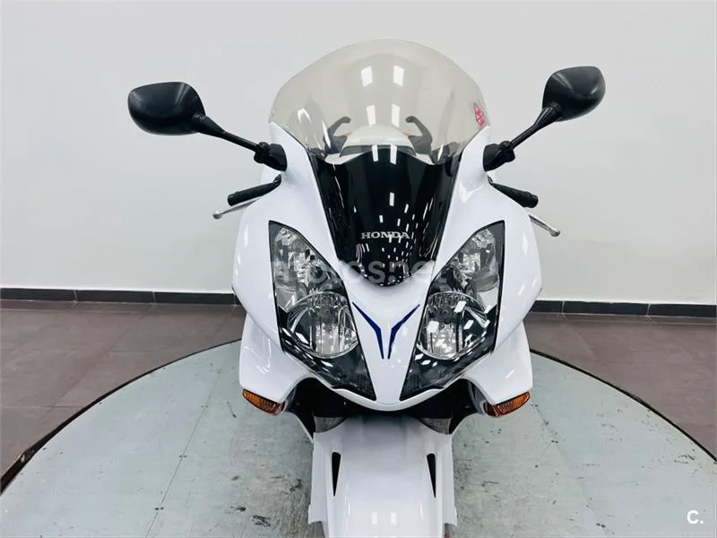 Honda VFR 800 – Vista 15