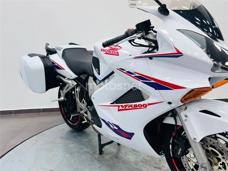 Honda VFR 800 – Vista 17