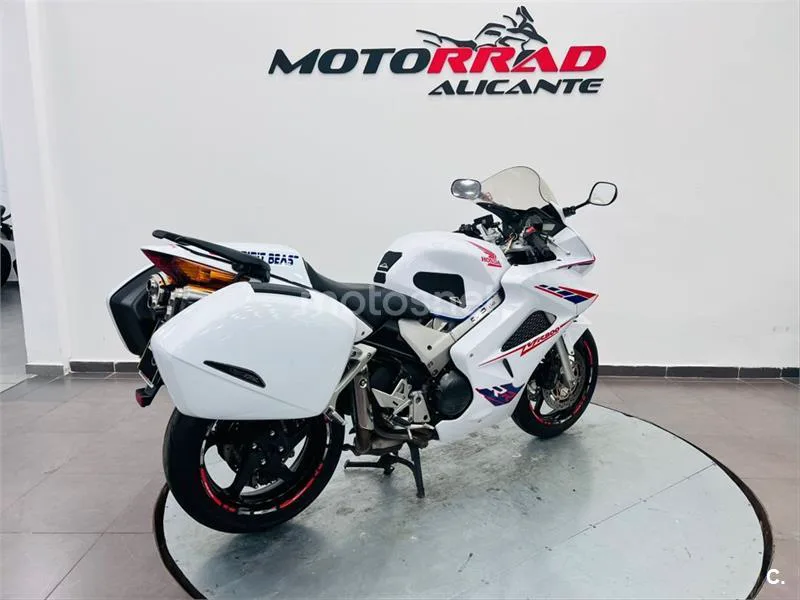 Honda VFR 800 – Vista 3