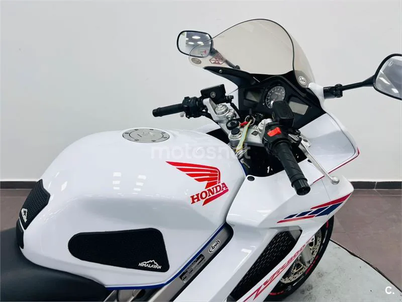Honda VFR 800 – Vista 7