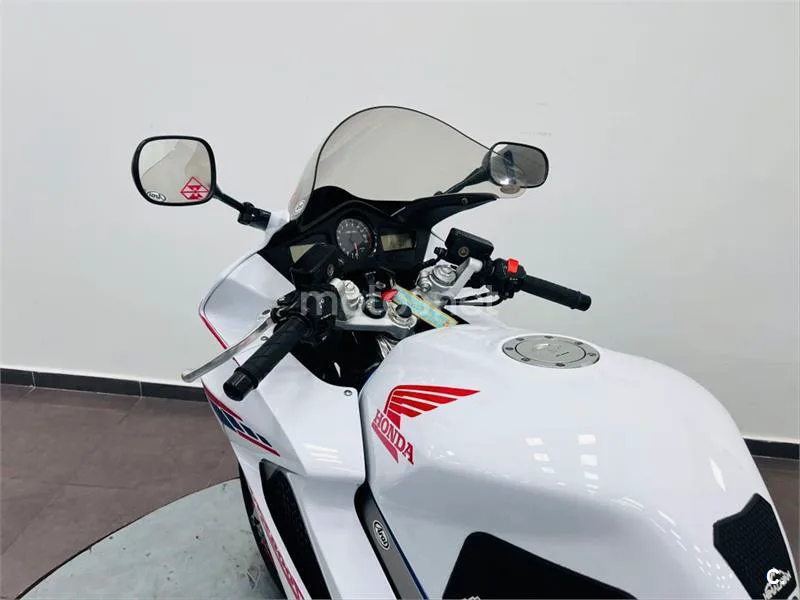 Honda VFR 800 – Vista 8