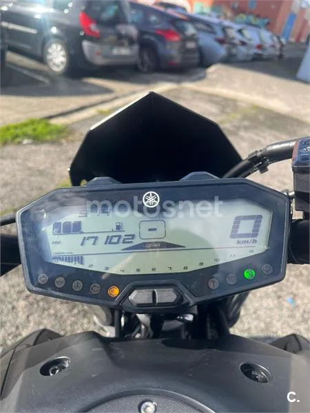 Yamaha MT-07 – Vista 9