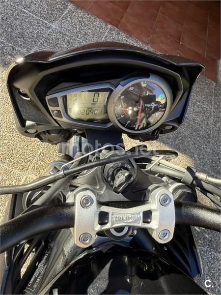 Triumph Street Triple – Vista 4