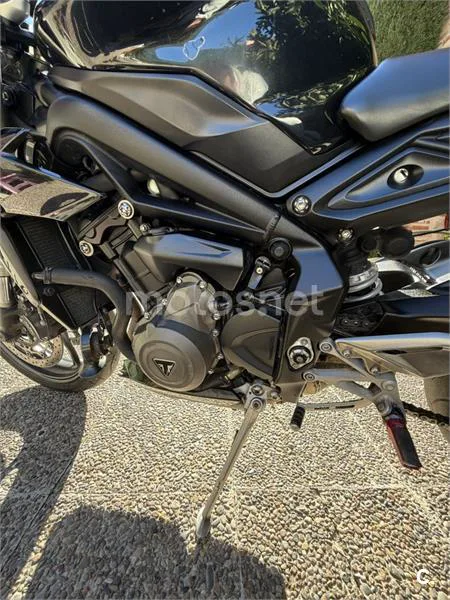 Triumph Street Triple – Vista 8