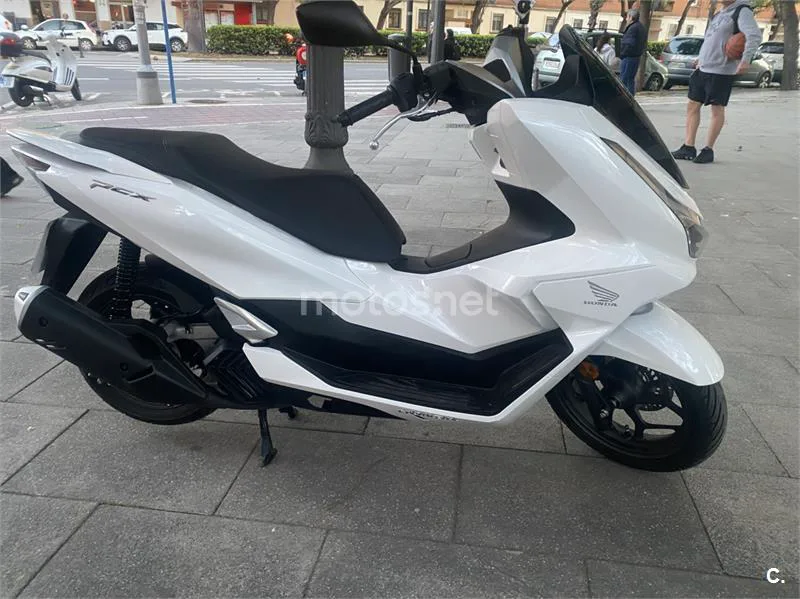 Honda PCX 125 – Vista 6