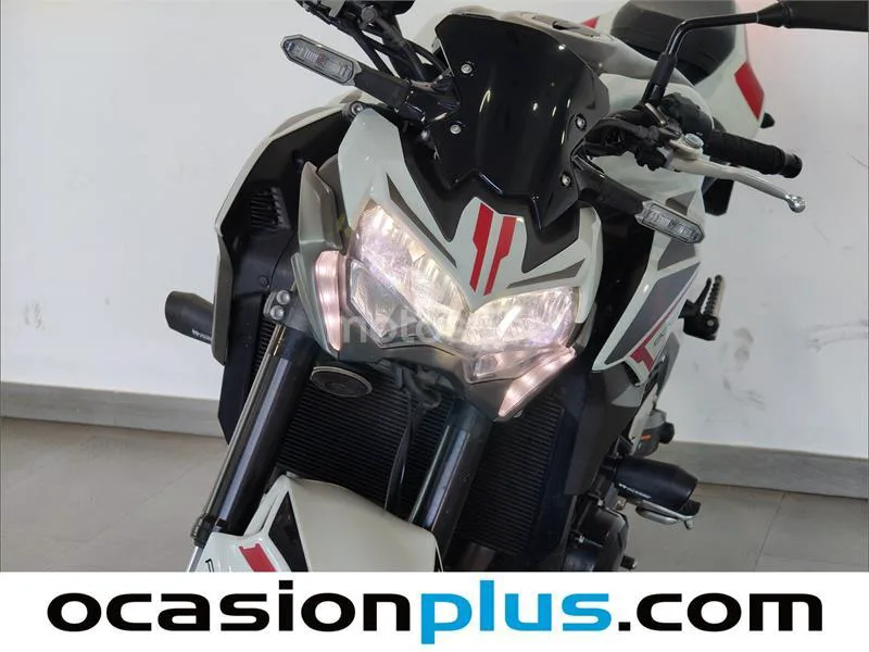 Kawasaki Z900 – Vista 17