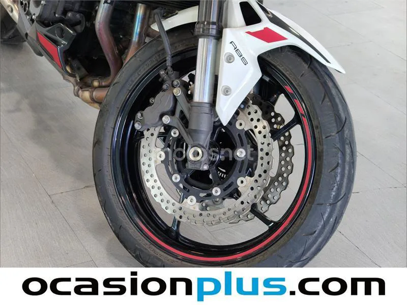 Kawasaki Z900 – Vista 18
