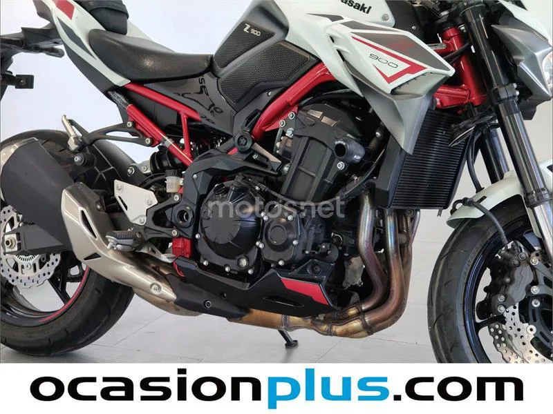 Kawasaki Z900 – Vista 19