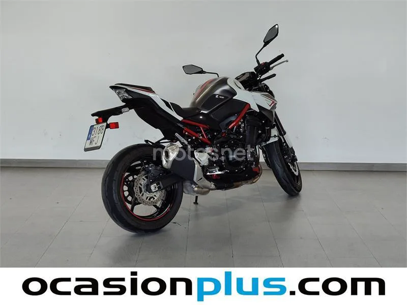 Kawasaki Z900 – Vista 3