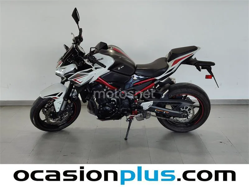 Kawasaki Z900 – Vista 7