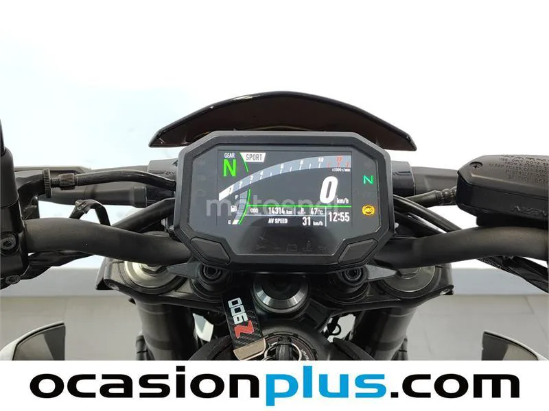 Kawasaki Z900 – Vista 10