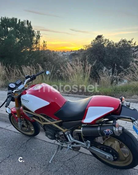 Ducati Monster 750 – Vista 3