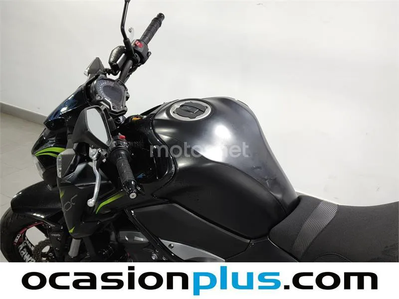 Kawasaki Z900 – Vista 15
