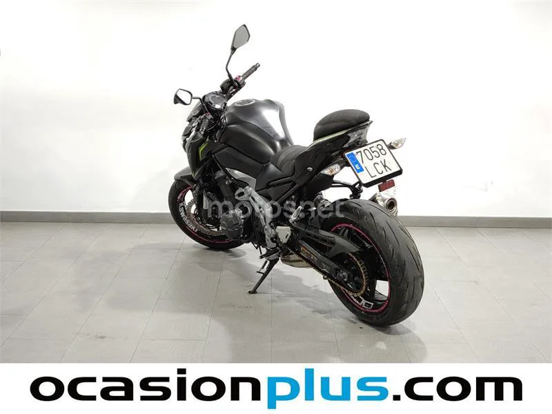 Kawasaki Z900 – Vista 7