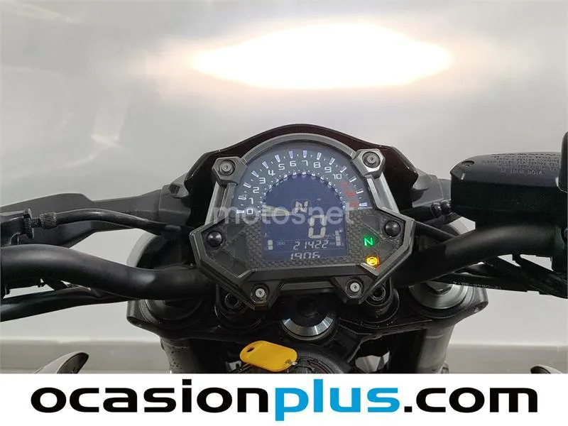 Kawasaki Z900 – Vista 10