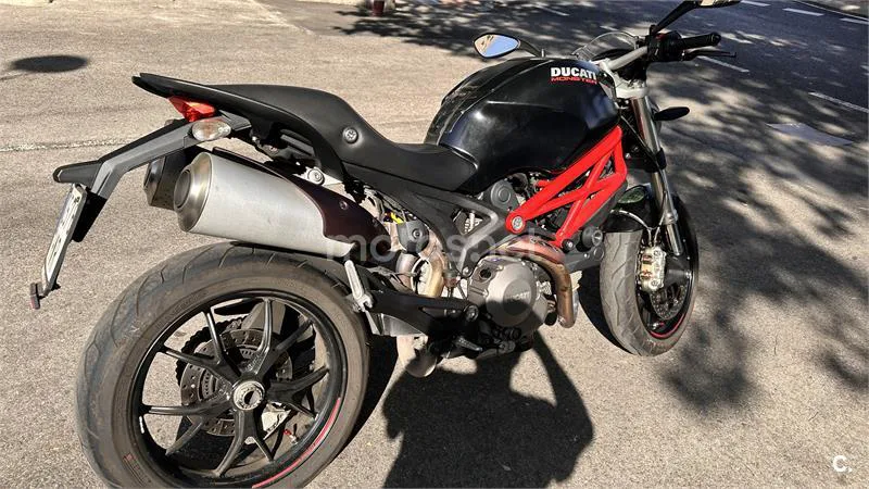 Ducati Monster 796 – Vista 2