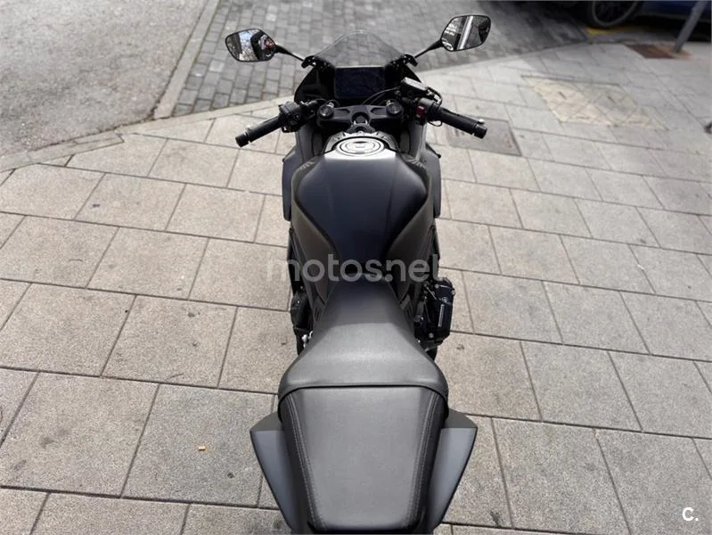 Honda CBR650R - Vista 12