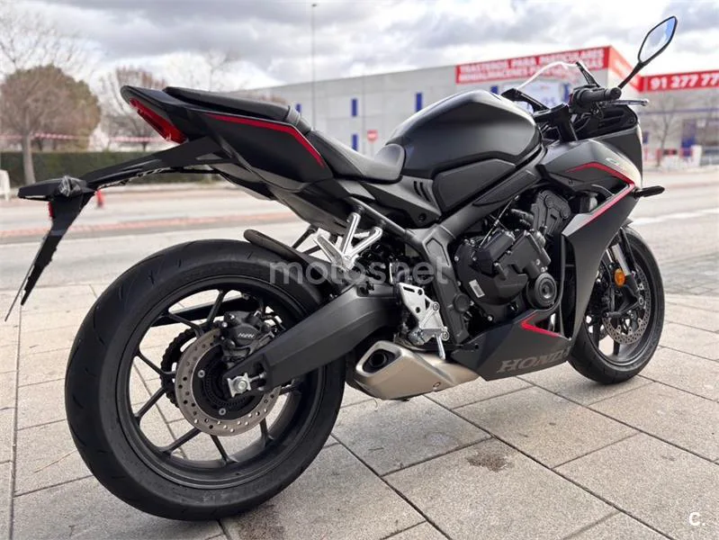 Honda CBR650R - Vista 10