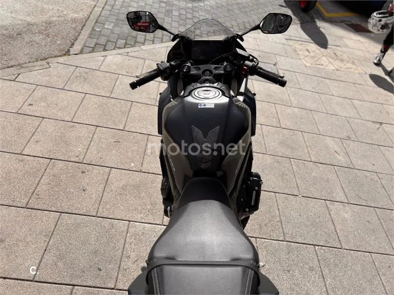Honda CBR 650 R – Vista 12