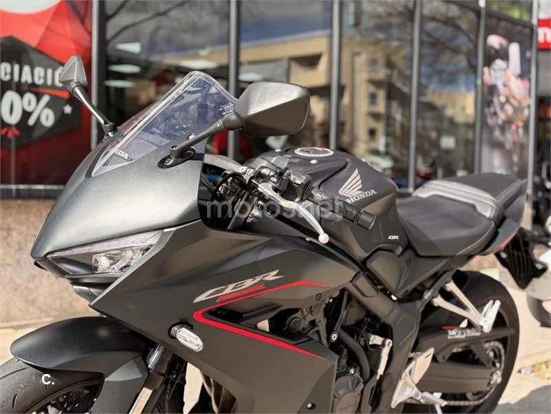 Honda CBR 650 R – Vista 14