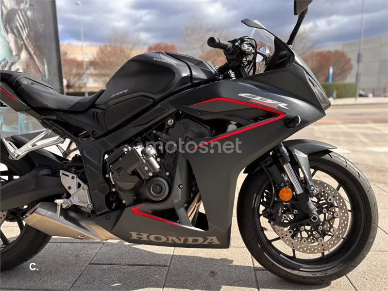 Honda CBR 650 R – Vista 8